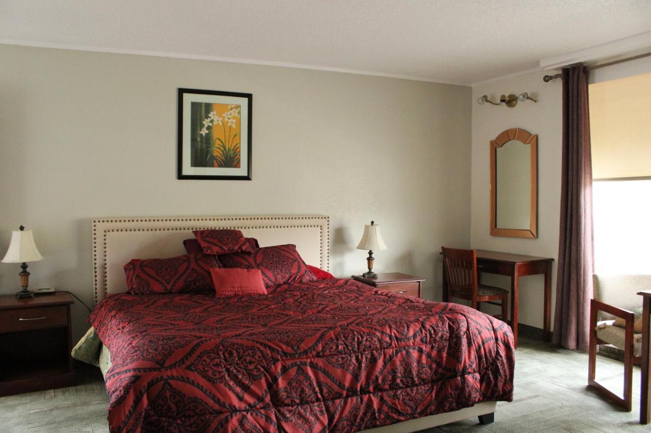American Travel Inn Pullman Extérieur photo