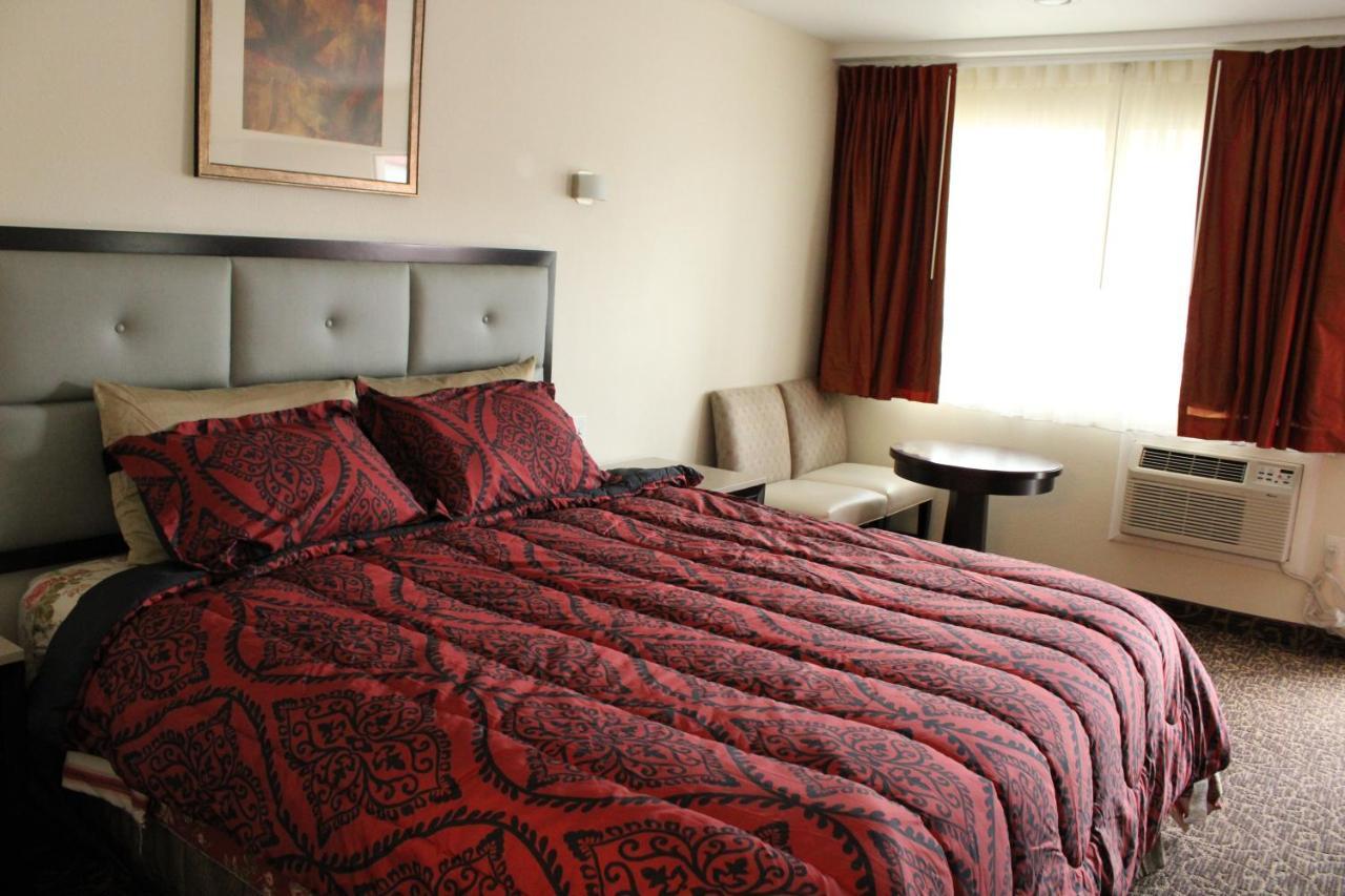 American Travel Inn Pullman Extérieur photo